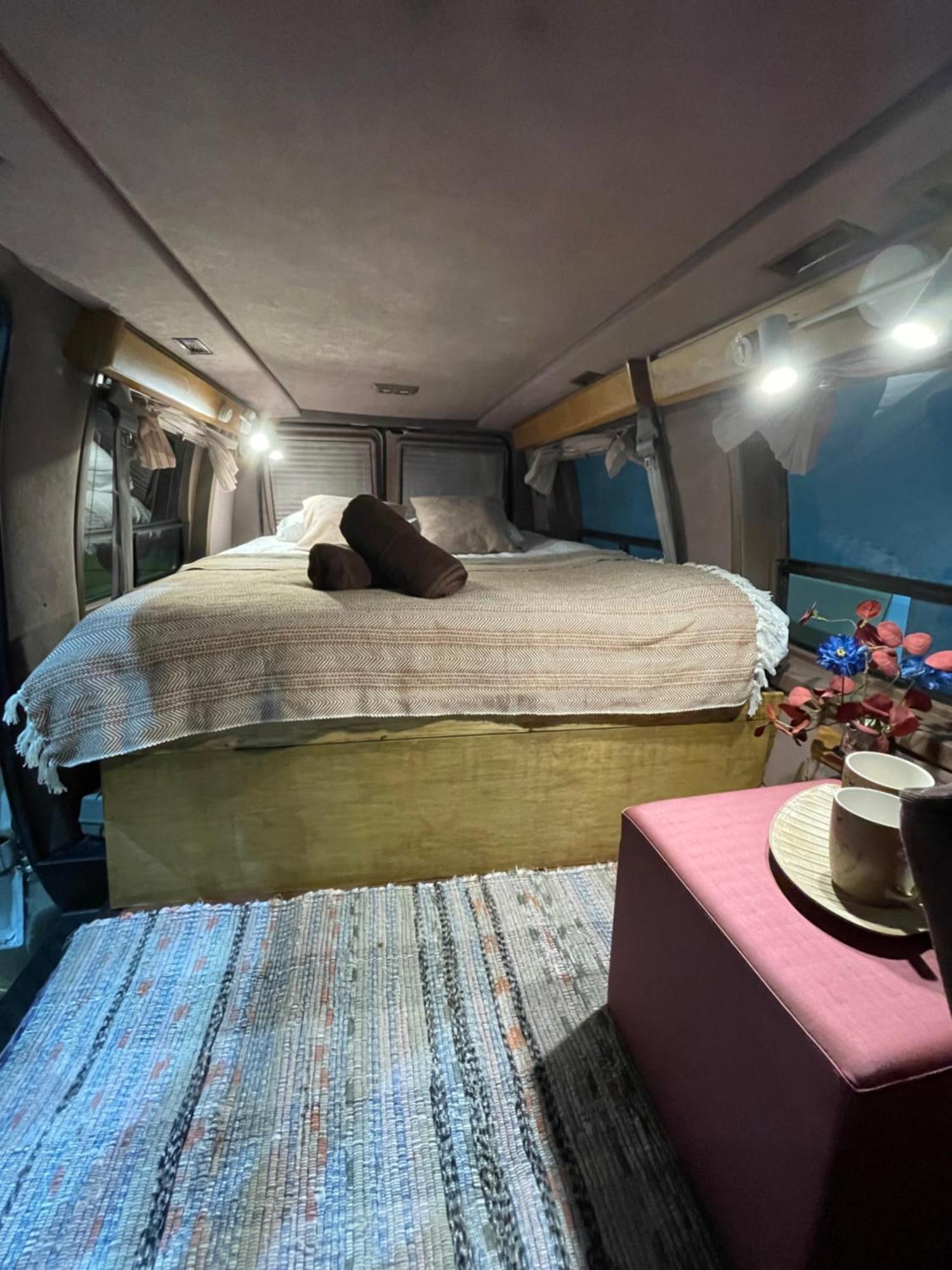 Urban Van Glamping 里加 外观 照片